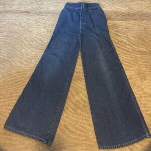 Vintage 1970’s High Waisted Rare Levi’s Bell Bottoms See Measurements